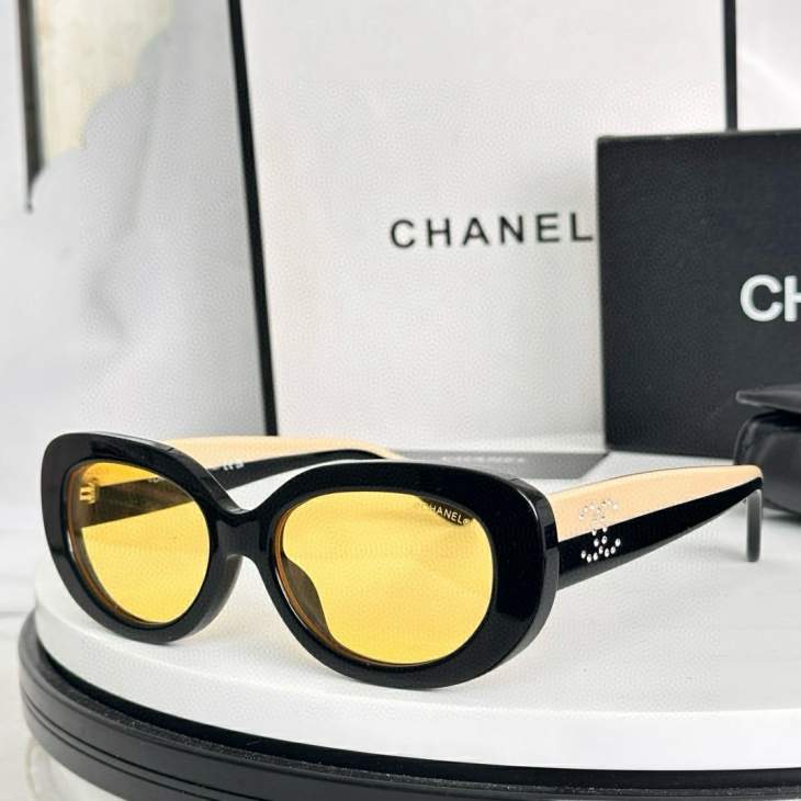 Picture of Chanel Sunglasses _SKUfw79480309fw